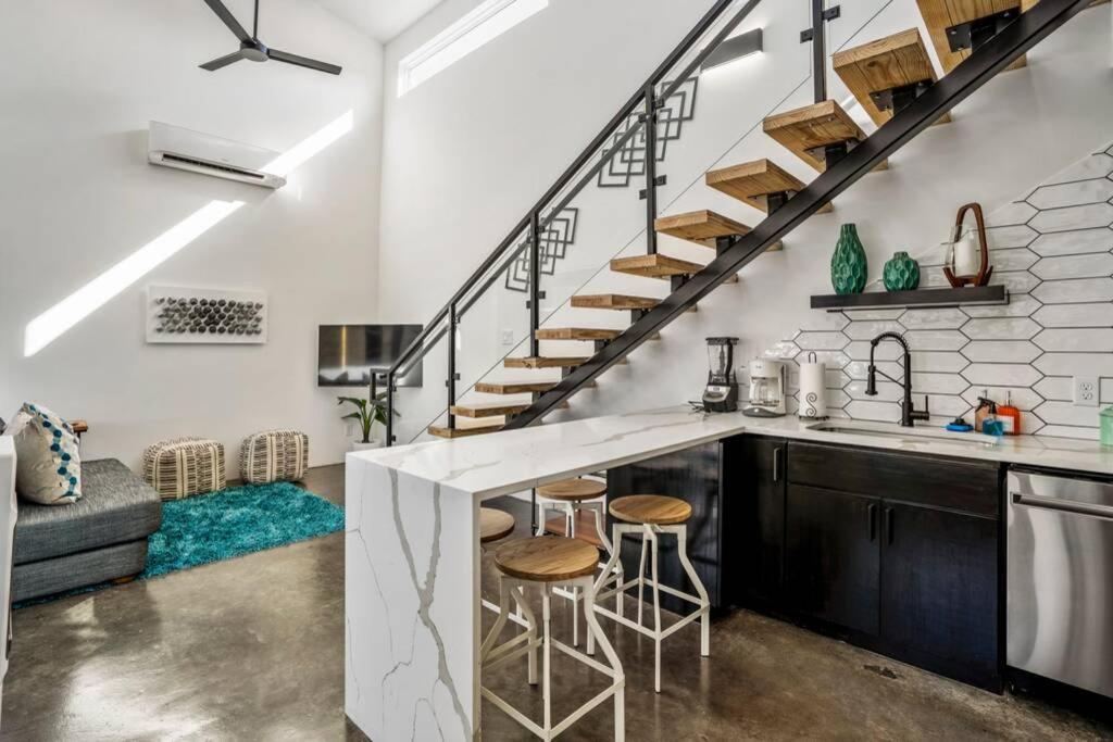Quantum Tiny Loft At East End Revitalized Houston Exteriör bild